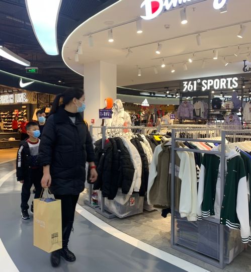 周口春節服裝市場銷售火爆，服裝輔料同步走俏